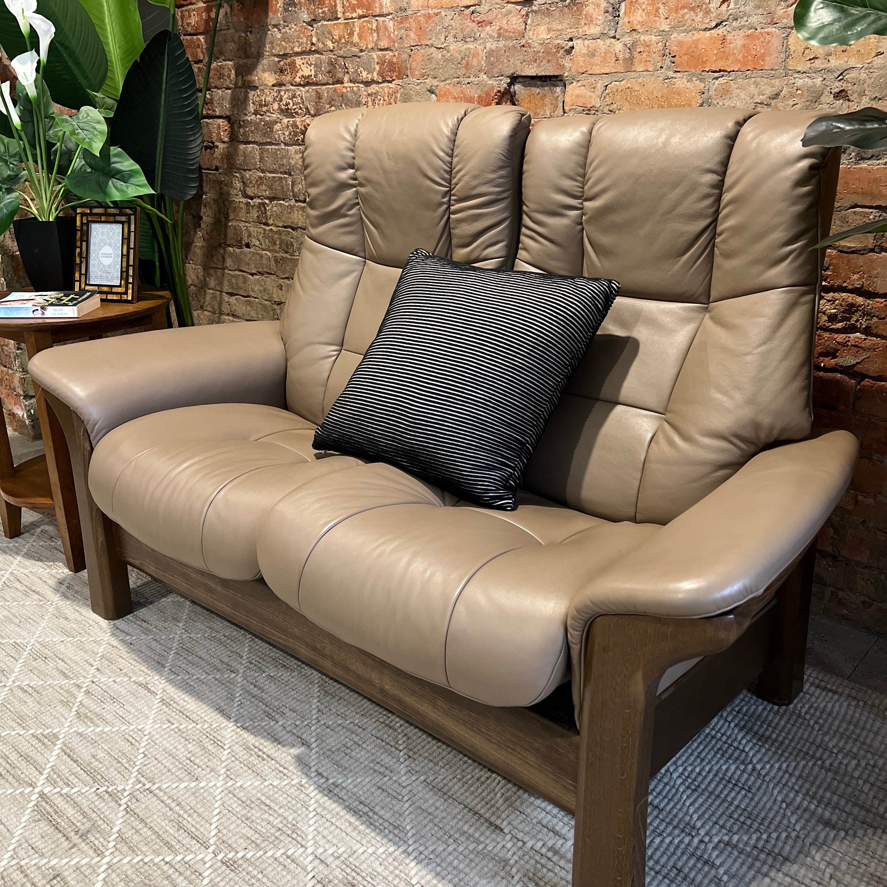 Windsor Highback Reclining Sofa rowesfurniture