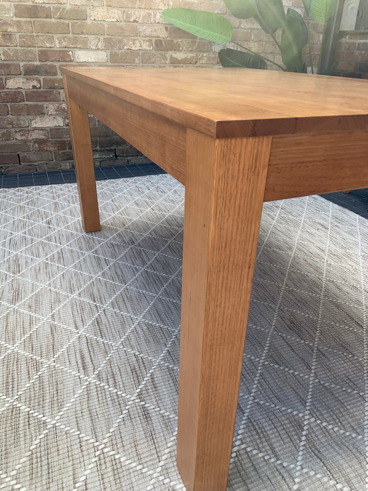 Nova Dining Table