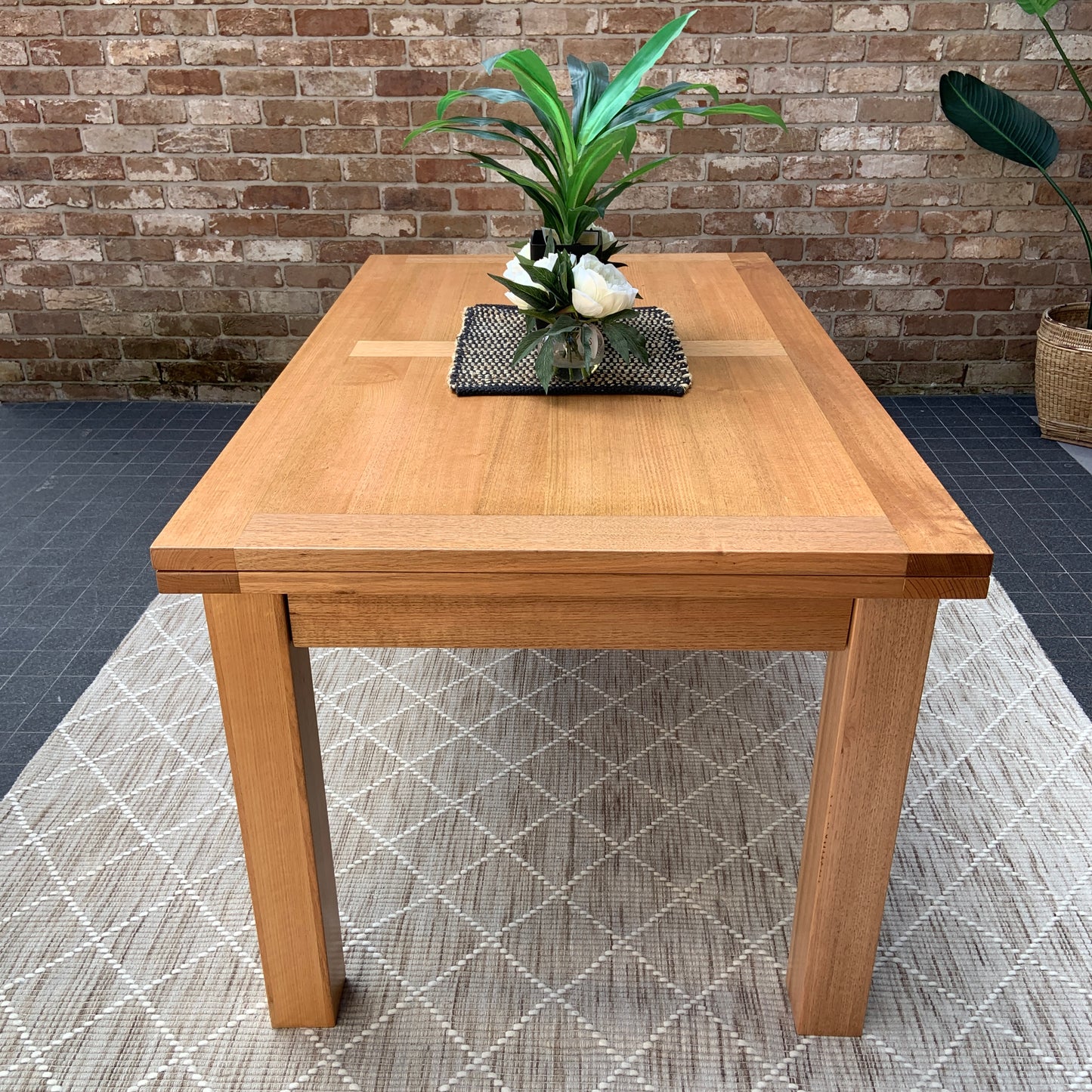 Nova Dining Table