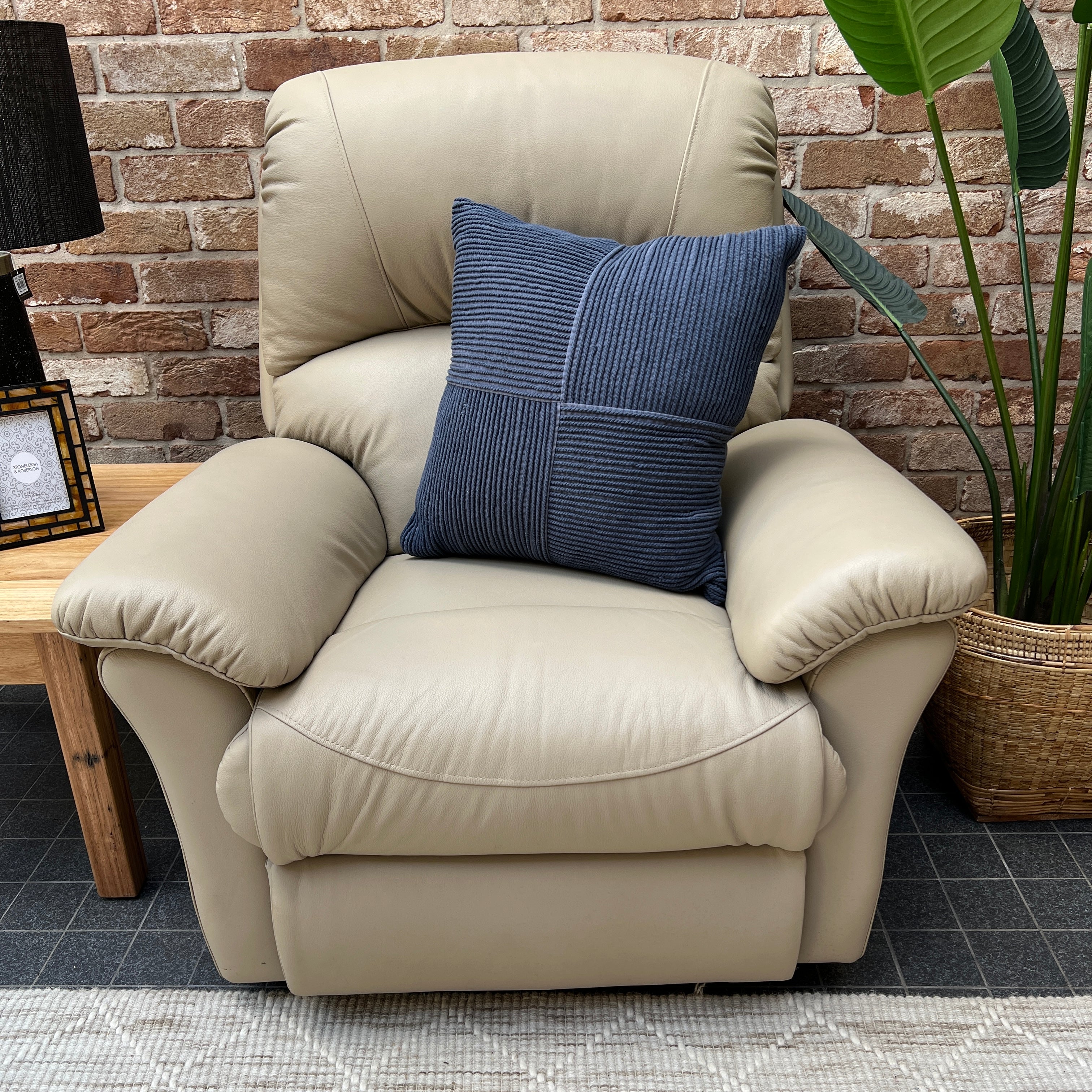 Garstone best sale recliner prices