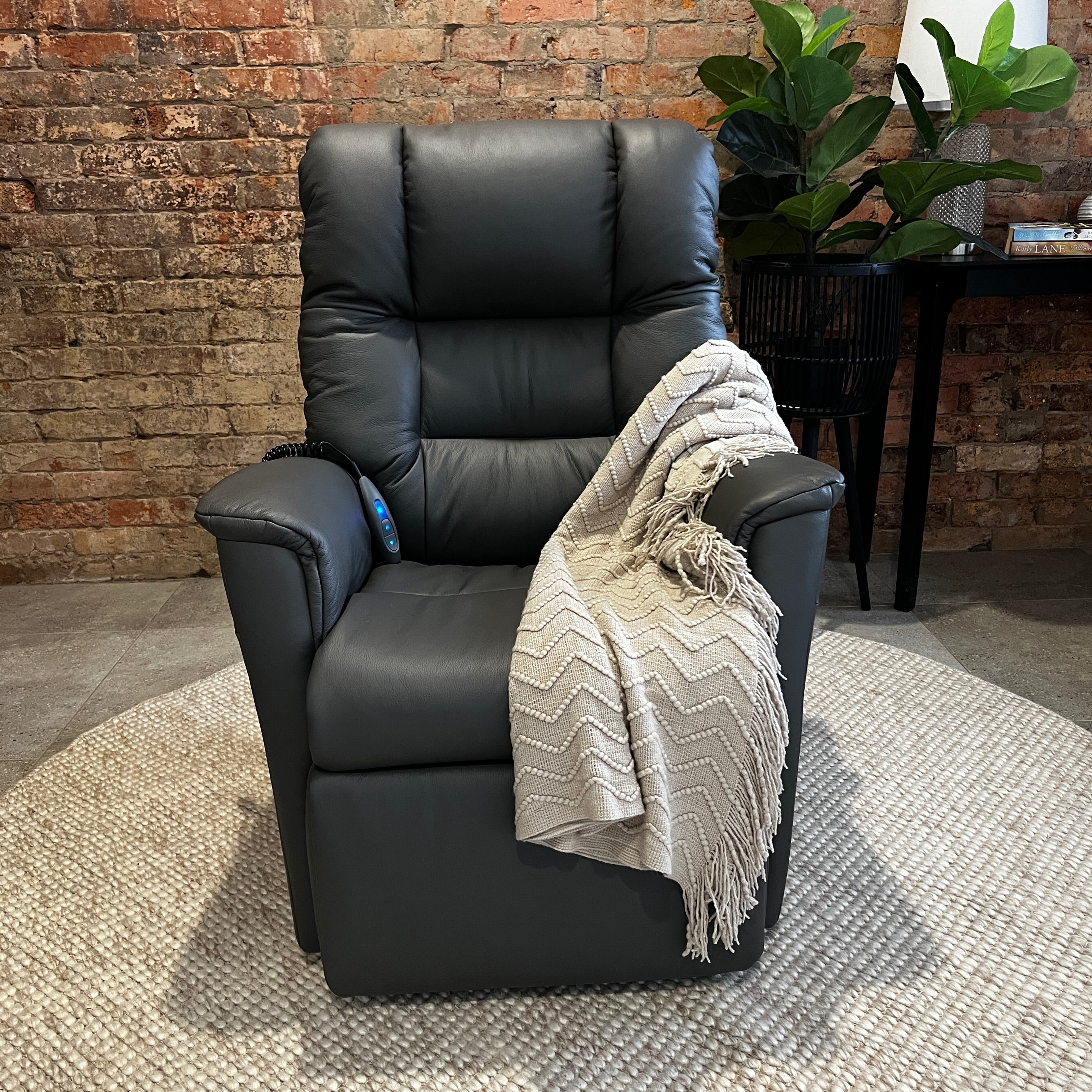 Brando deals swivel chair